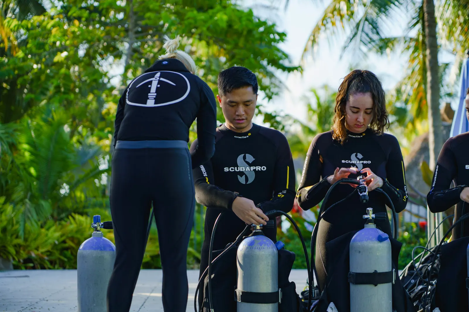 Students gearing up for a PADI Open Water course in Islamorada